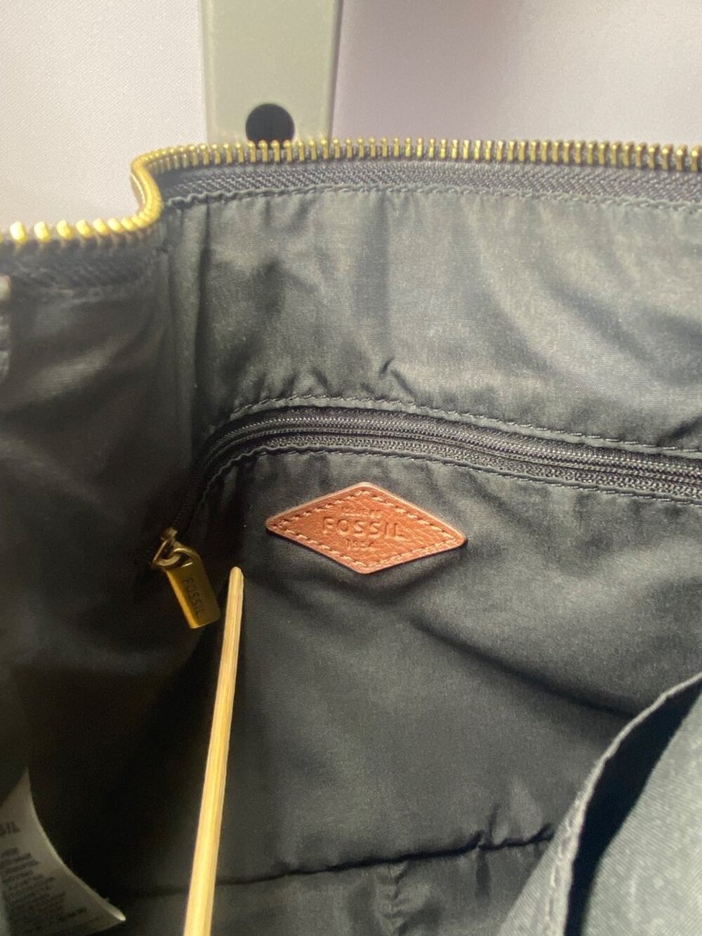 Vintage Fossil Black Pebbled Leather Crossbody Bag Brass Hardware Zip Purse - Picture 14 of 16